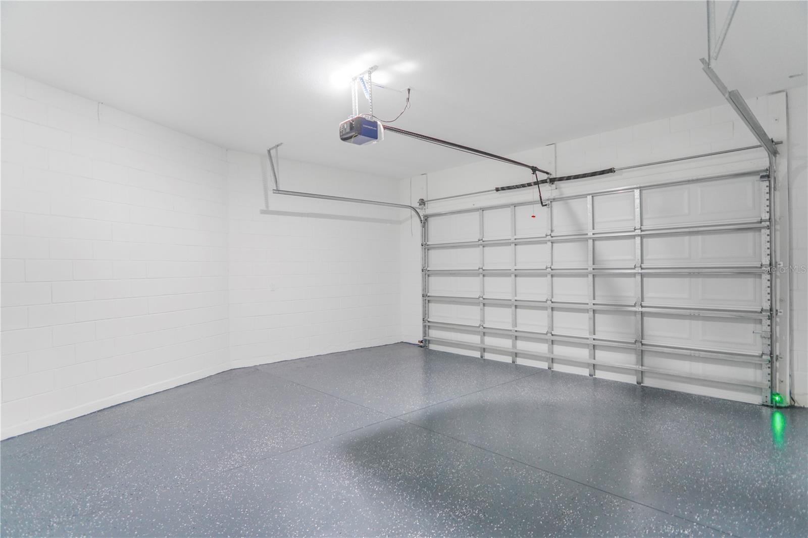 LINKSIDE VILLAGE AT ERROL ESTATES - Residential