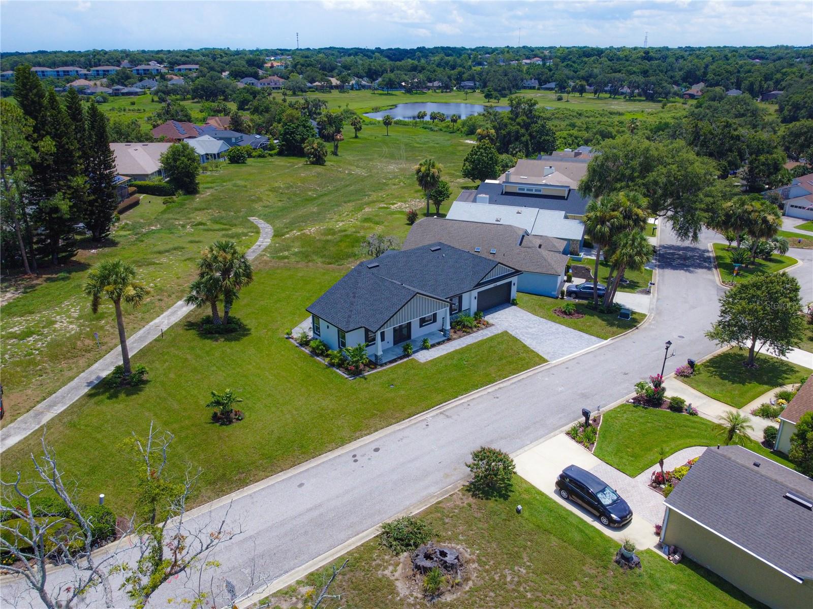 LINKSIDE VILLAGE AT ERROL ESTATES - Residential