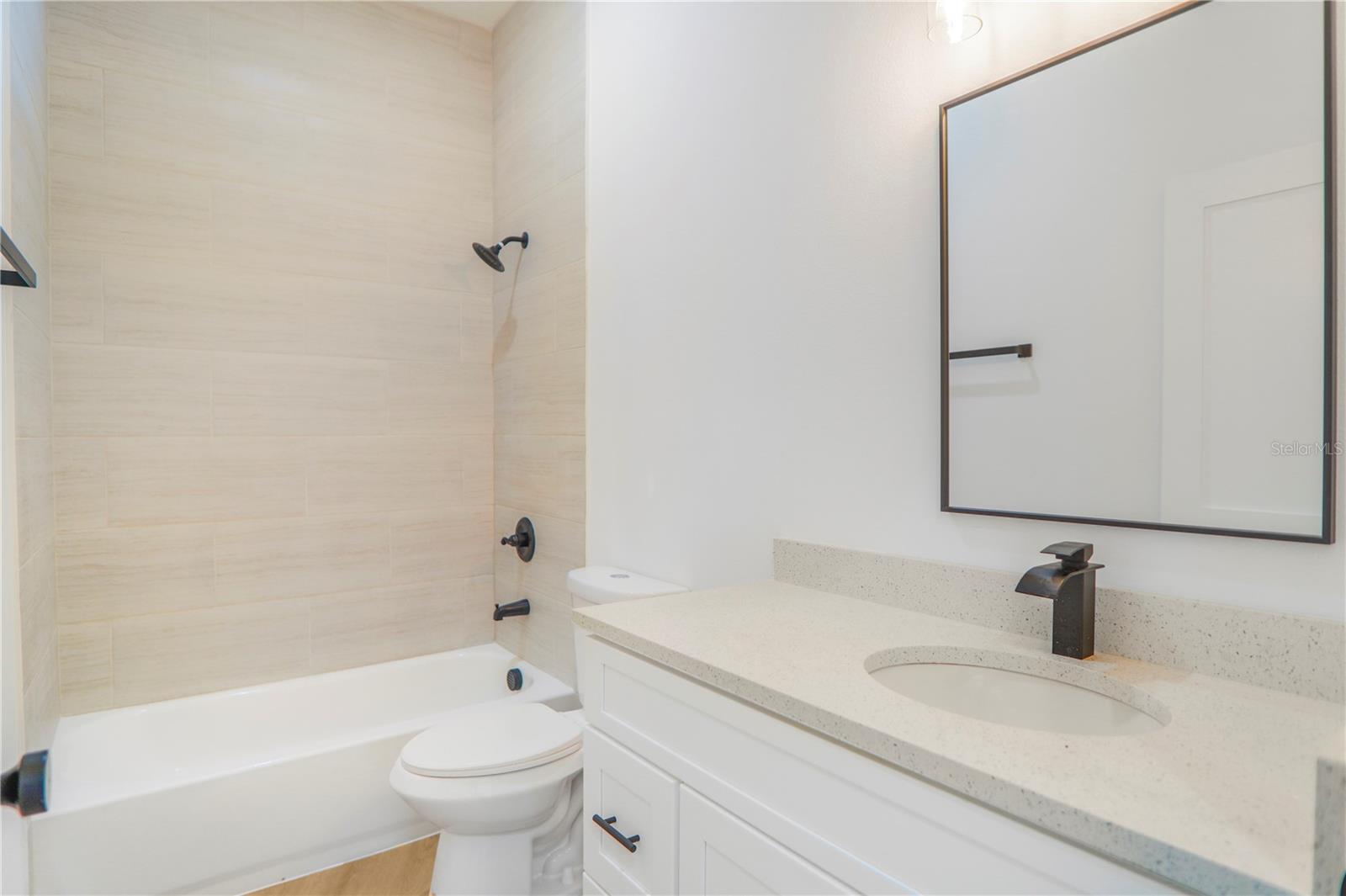 LINKSIDE VILLAGE AT ERROL ESTATES - Residential