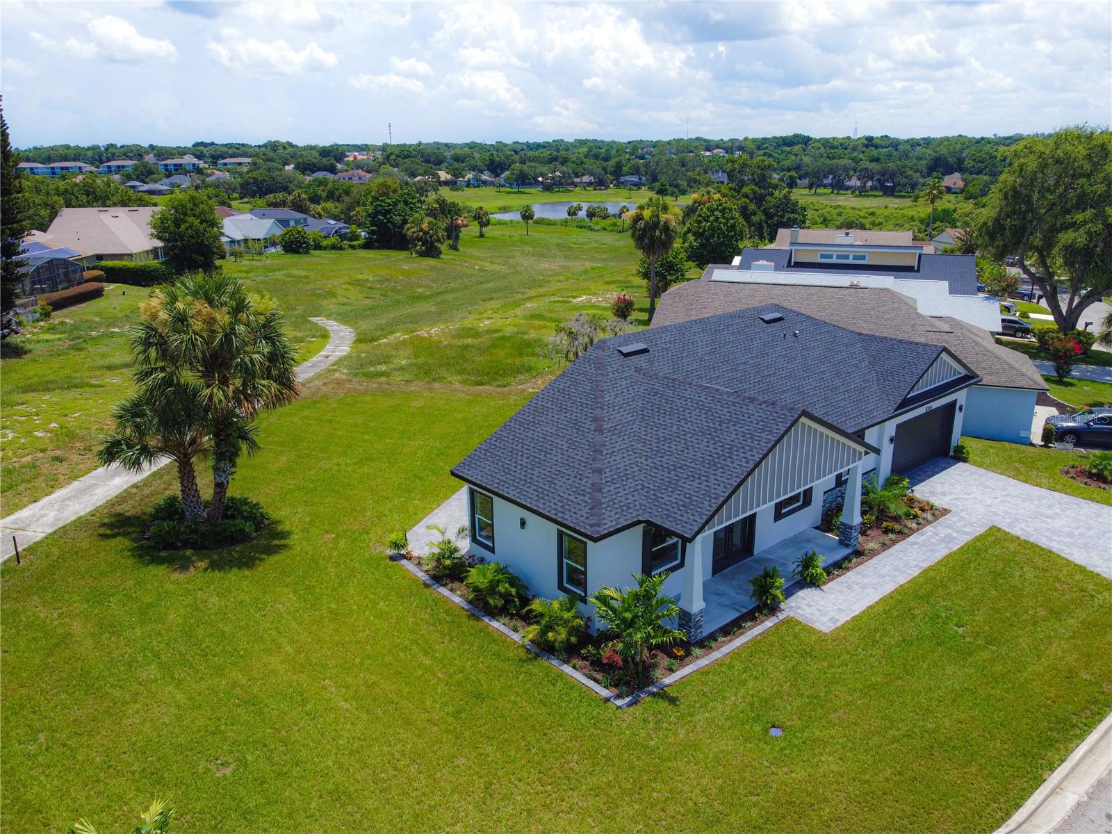 LINKSIDE VILLAGE AT ERROL ESTATES - Residential