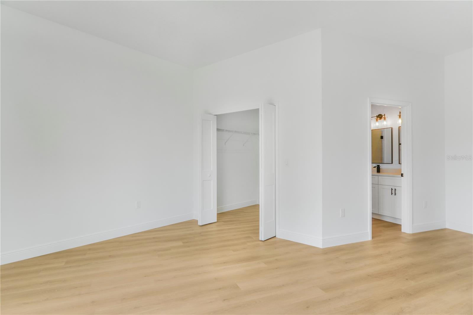 LINKSIDE VILLAGE AT ERROL ESTATES - Residential