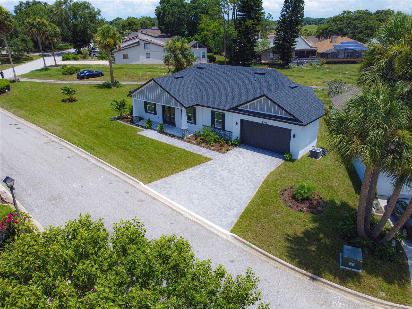 LINKSIDE VILLAGE AT ERROL ESTATES - Residential