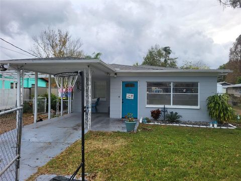 A home in LAKELAND