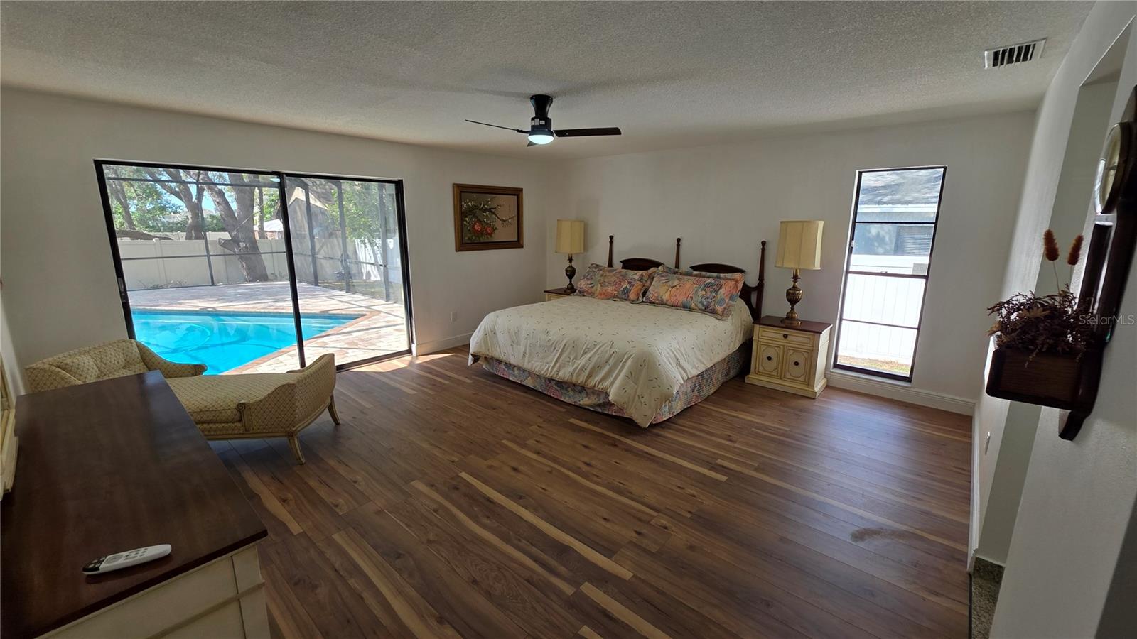 COUNTRY WOODS - Residential