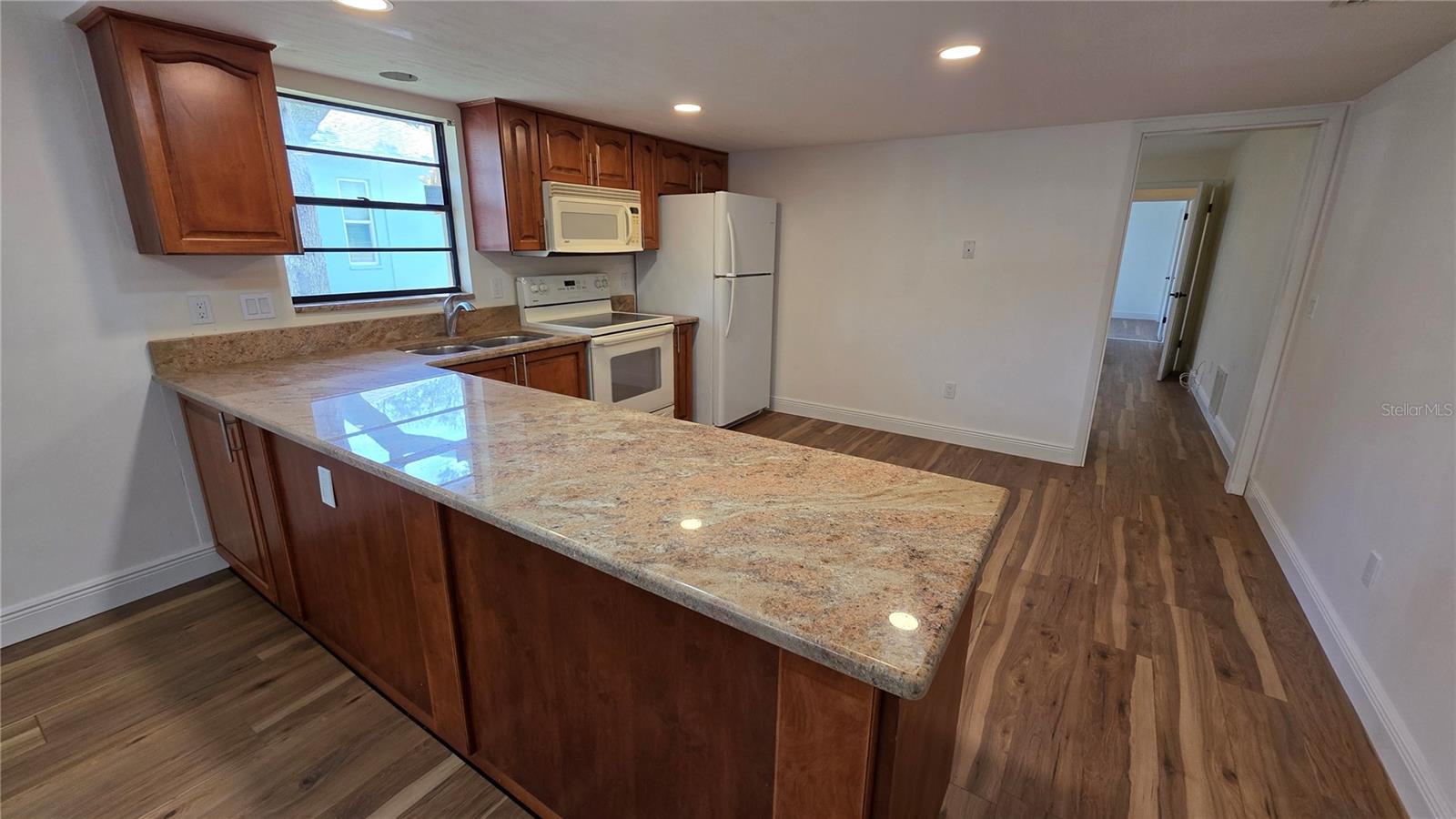 COUNTRY WOODS - Residential