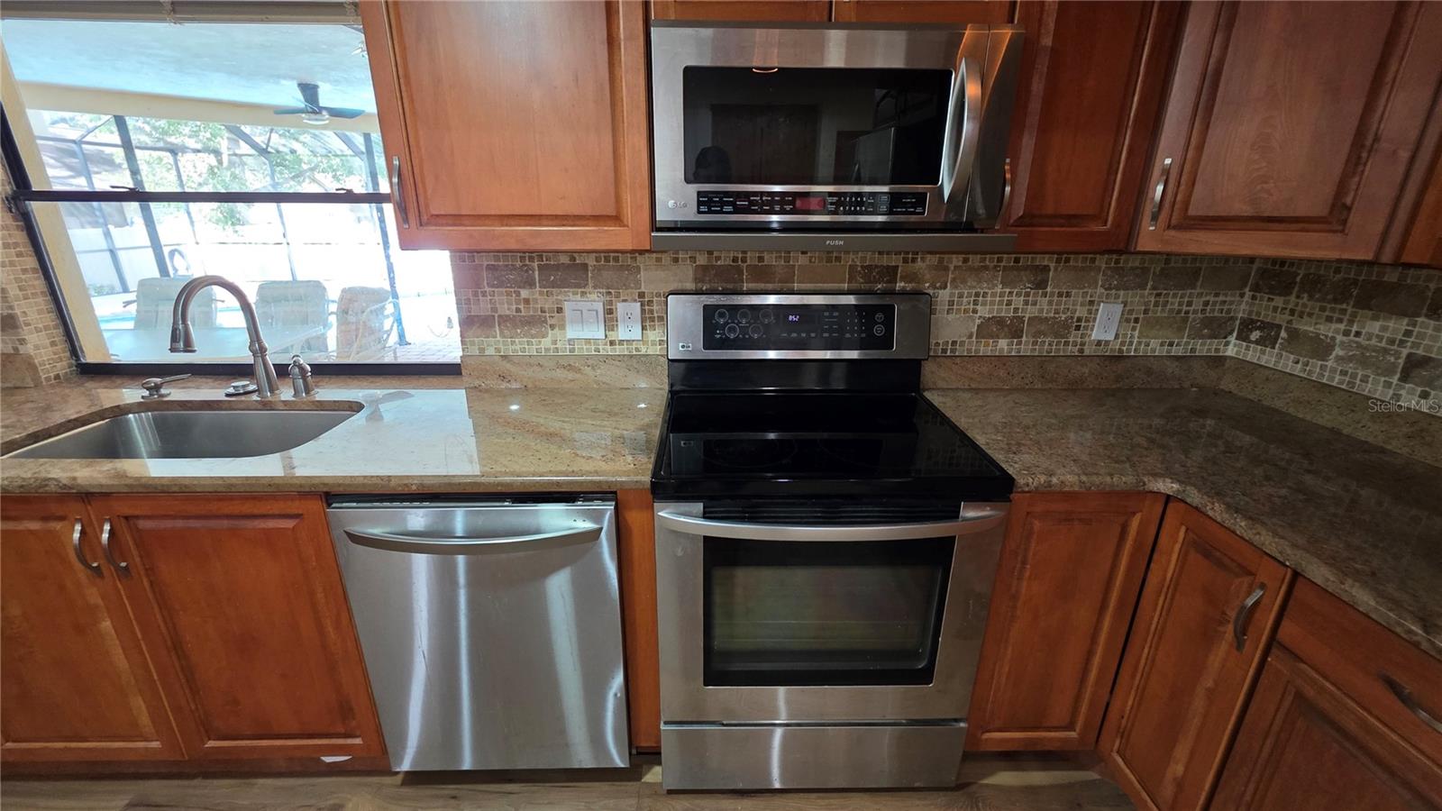 COUNTRY WOODS - Residential