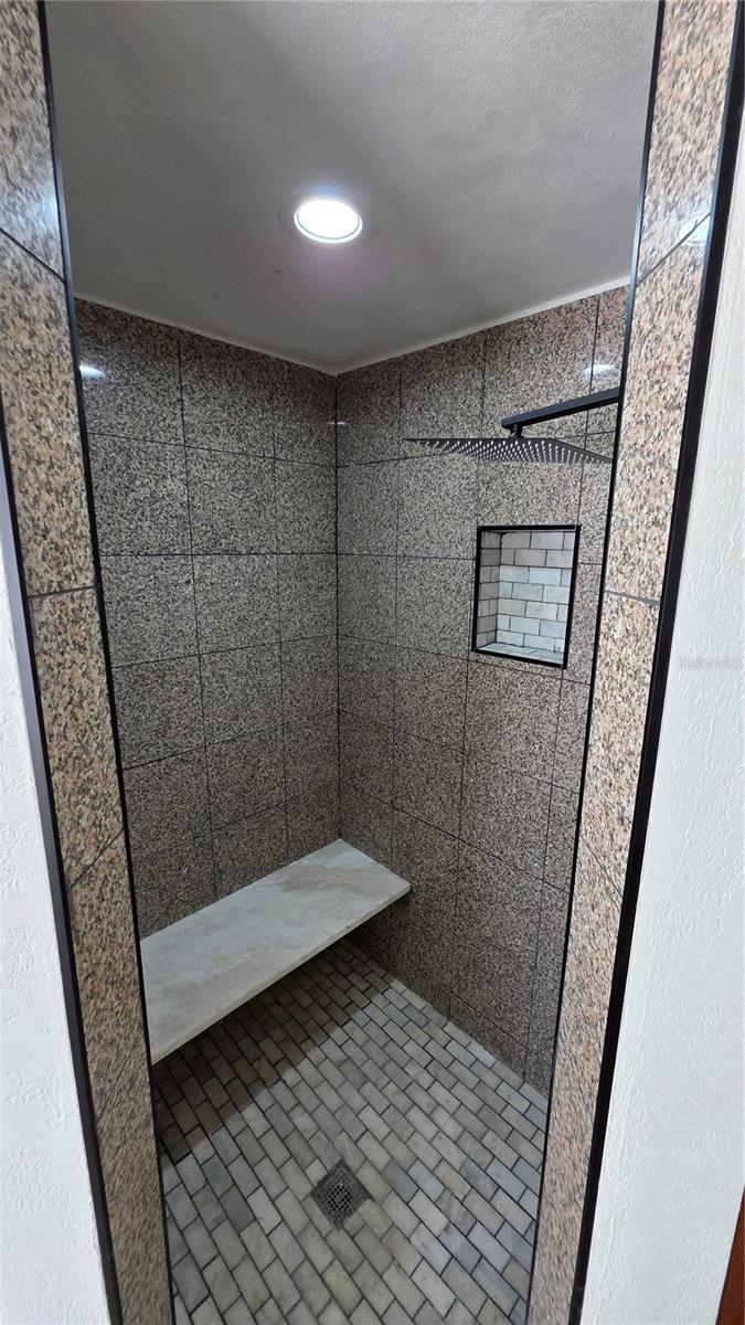 COUNTRY WOODS - Residential