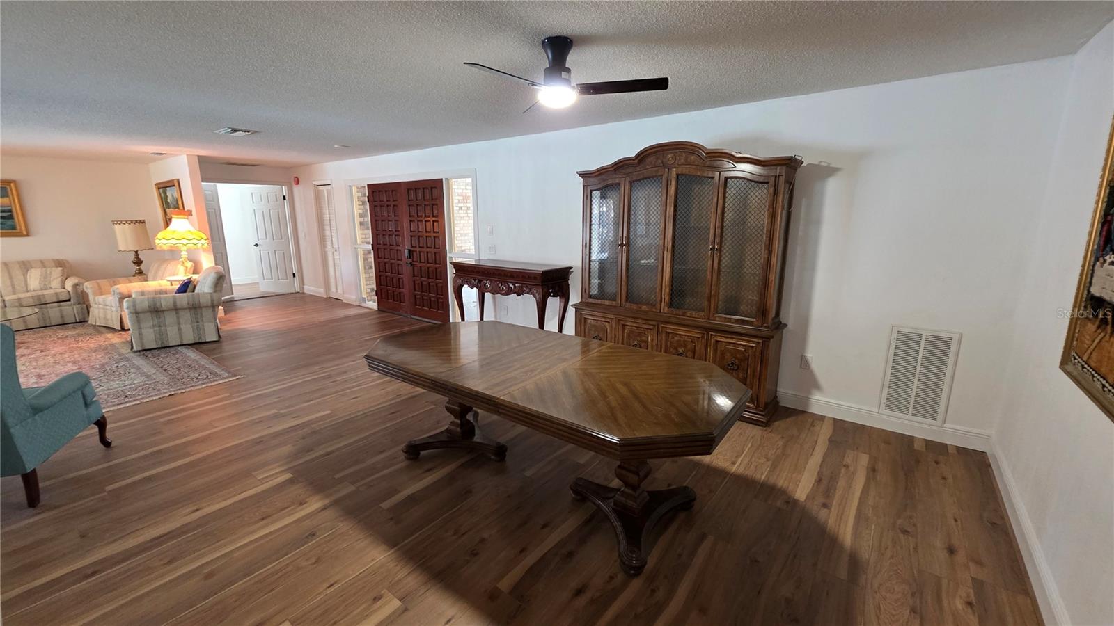 COUNTRY WOODS - Residential