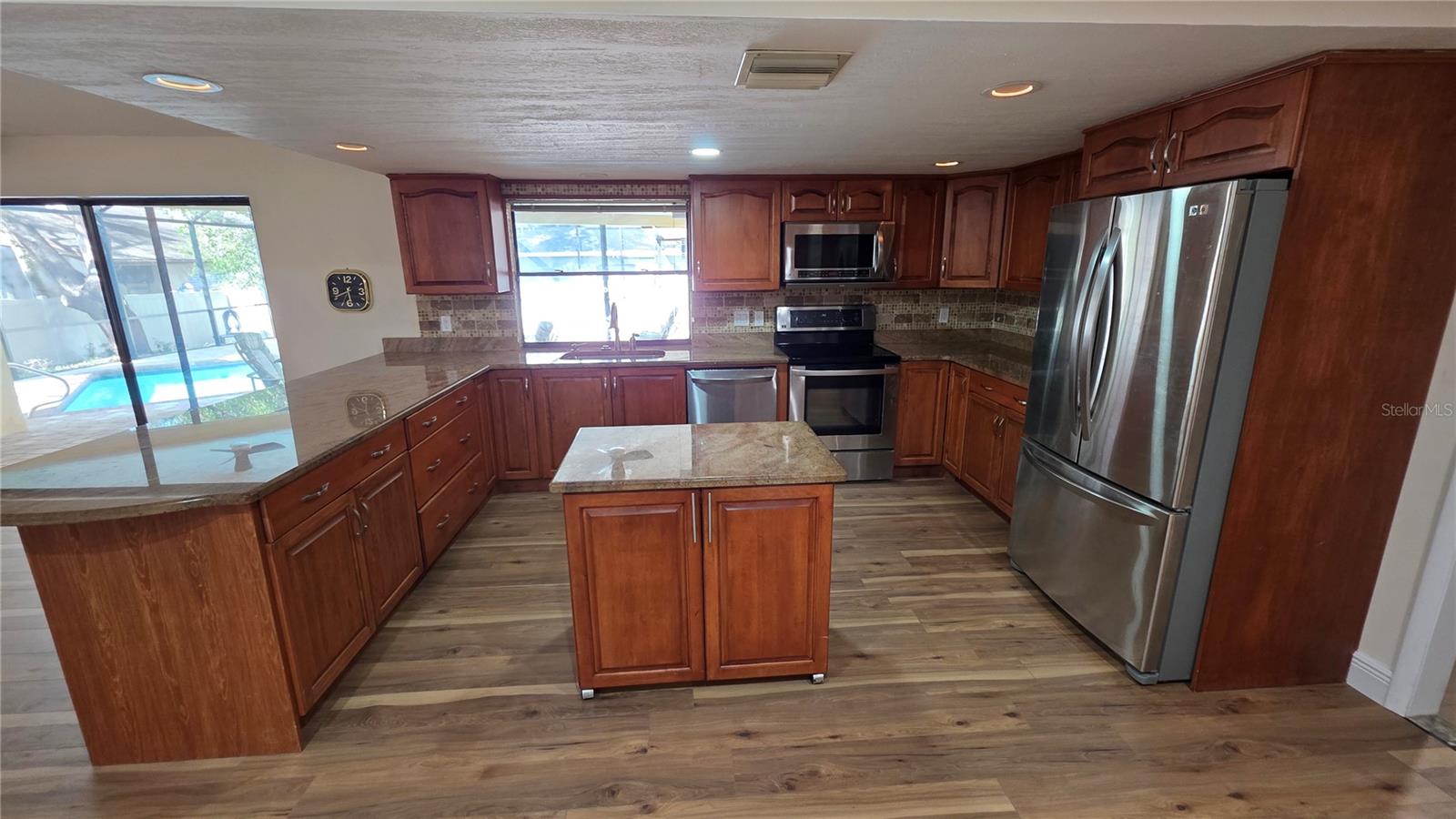 COUNTRY WOODS - Residential