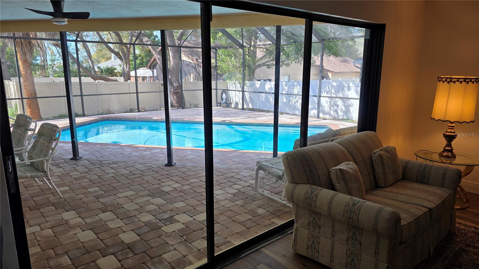 COUNTRY WOODS - Residential