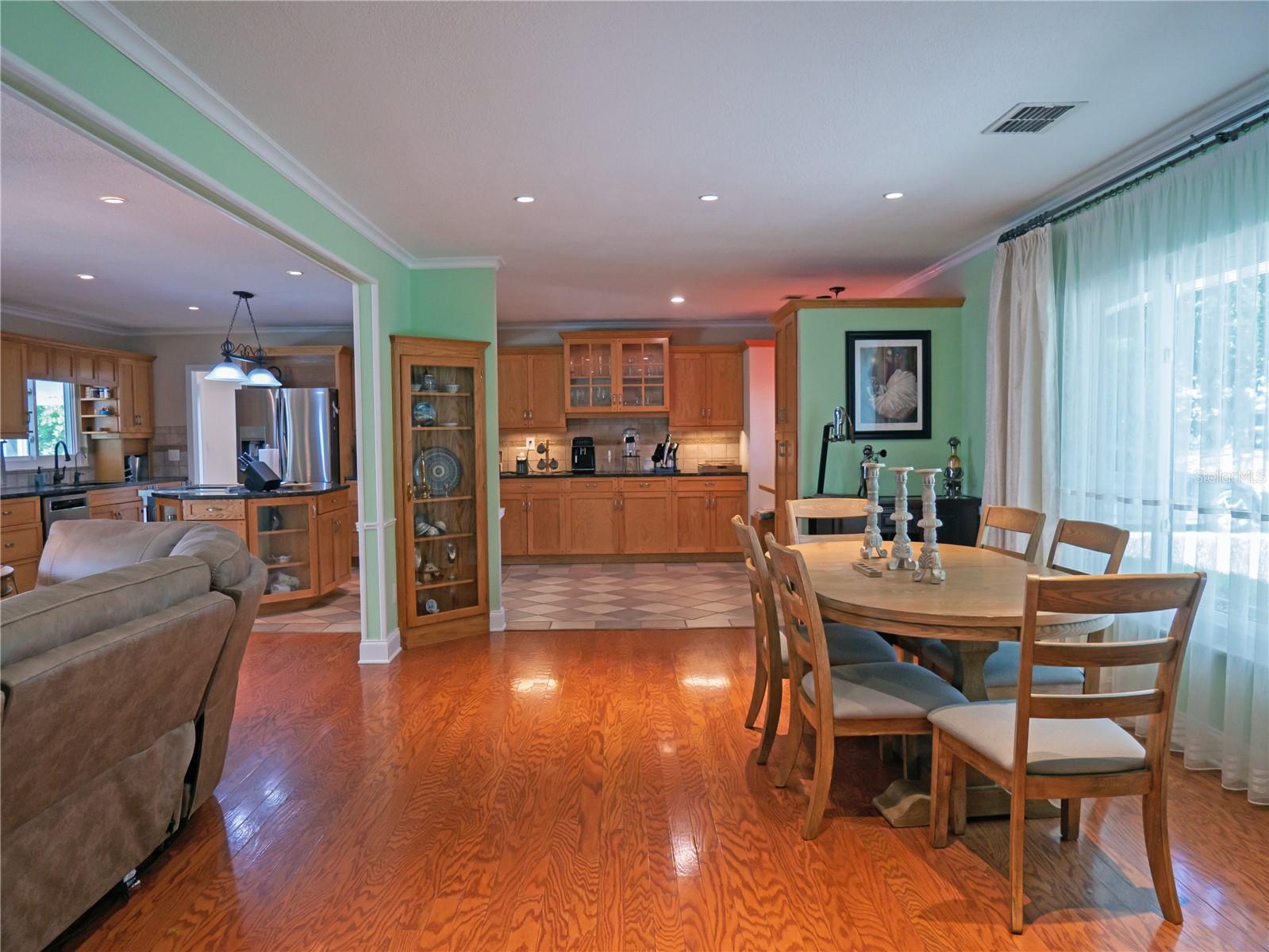 615 VALLE VISTA DRIVE