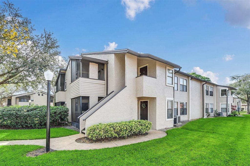 Photo of 2918 Antique Oaks Cir #APT 31, Winter Park, FL 32792 (MLS # O6368157)