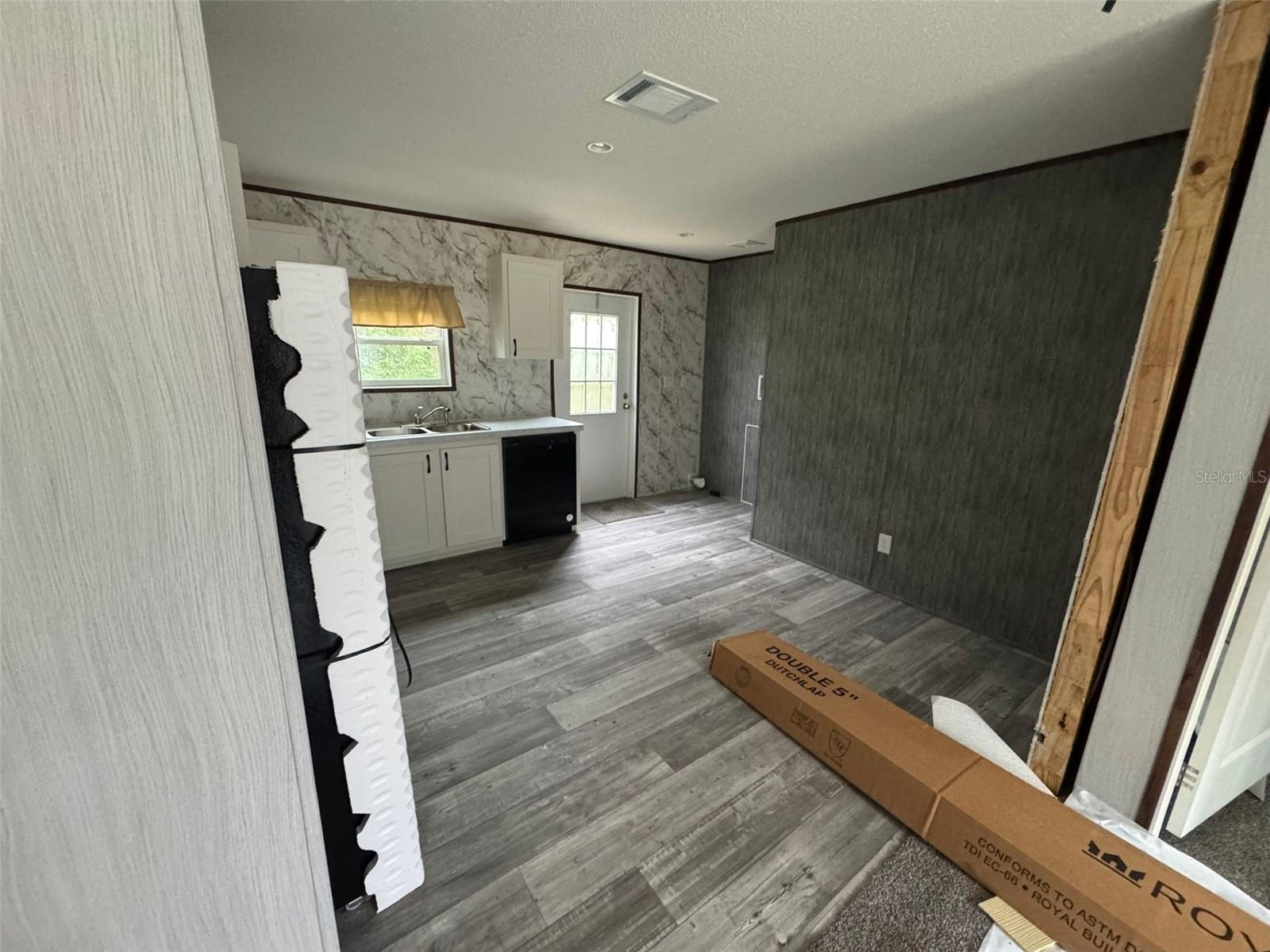 3548 VALLEY TRAIL