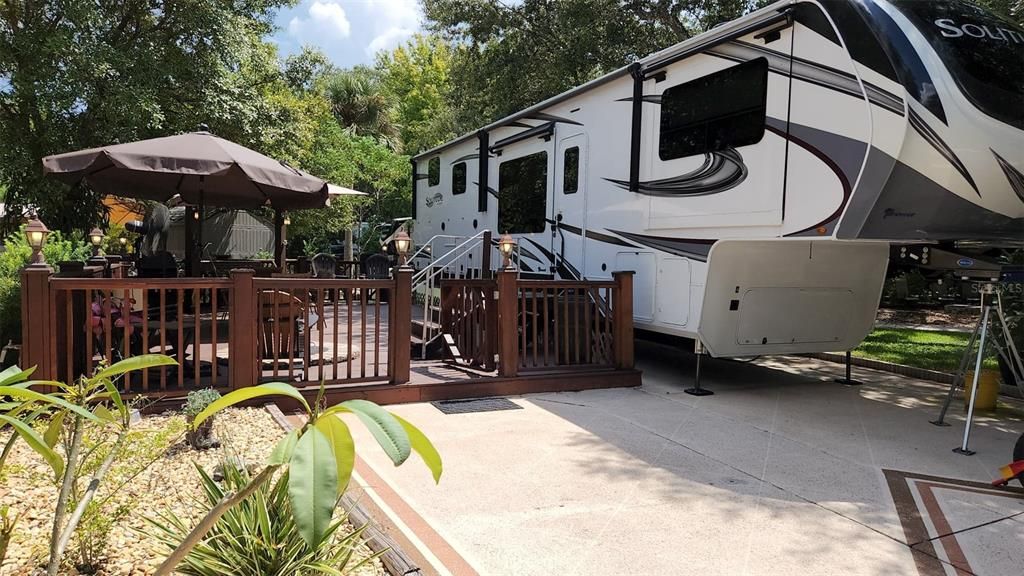 Photo of 186 LONGHORN DRIVE, LAKE WALES, FL 33898 (MLS # U8174068)