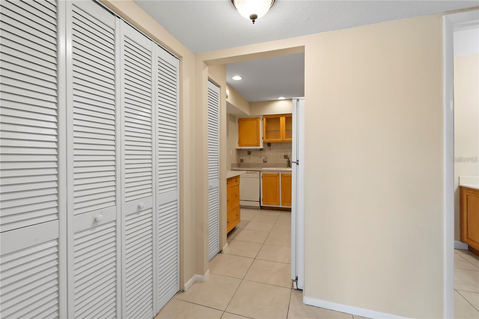 ROYAL ARMS CONDO - Residential Lease