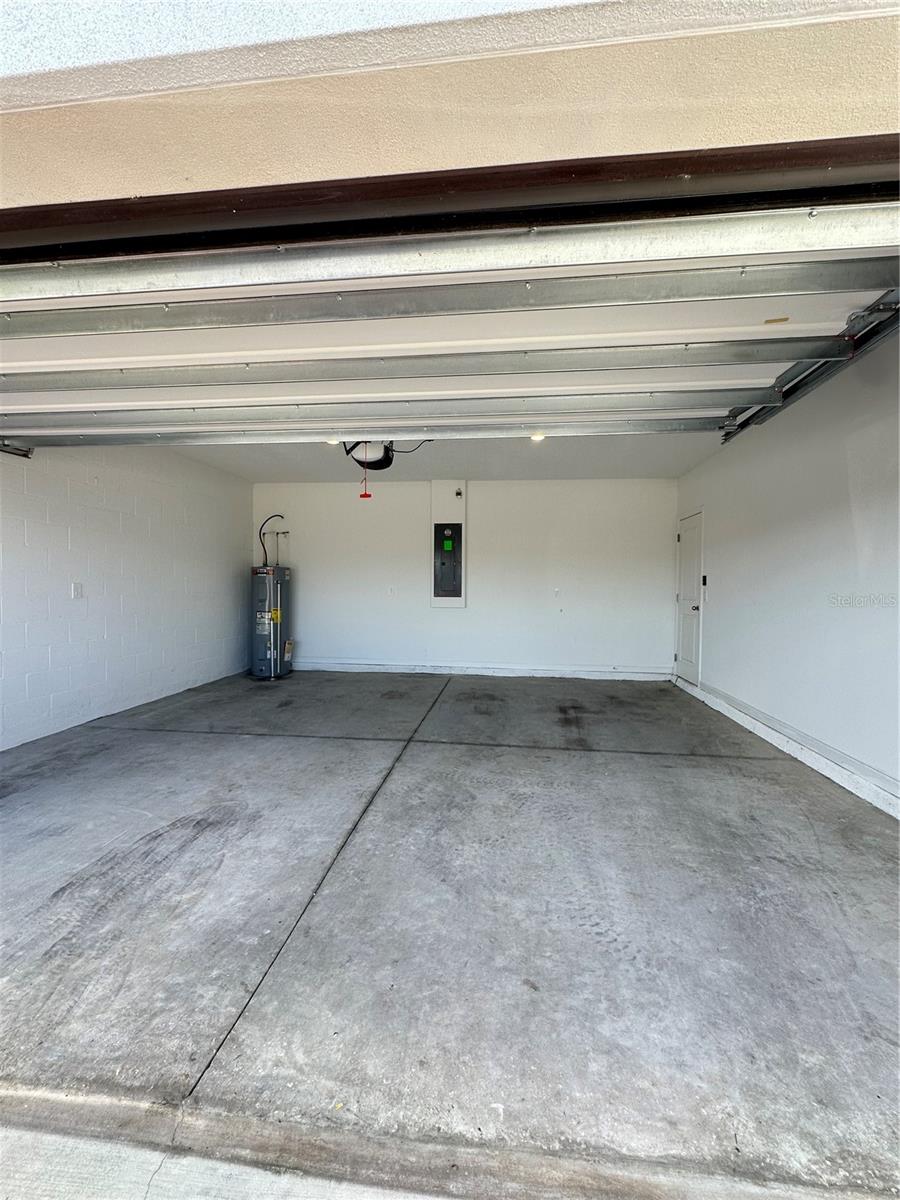 KNIGHTSBRIDGE PH 1 - Residential Lease