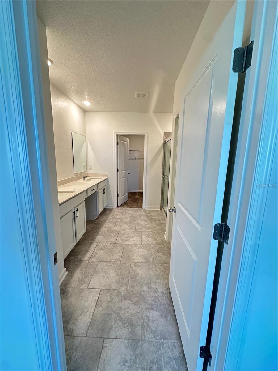 KNIGHTSBRIDGE PH 1 - Residential Lease