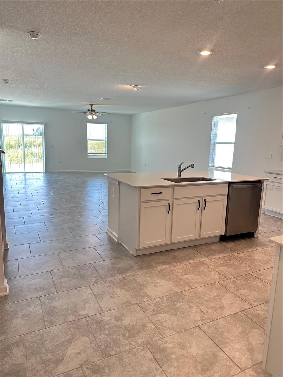 KNIGHTSBRIDGE PH 1 - Residential Lease