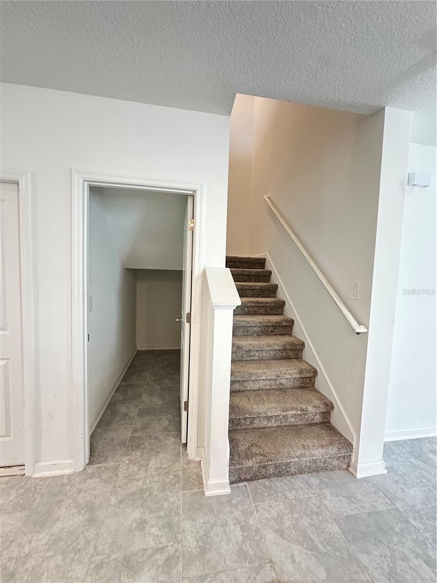 KNIGHTSBRIDGE PH 1 - Residential Lease