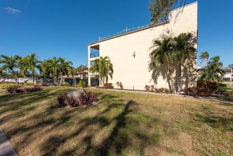 A home in LARGO