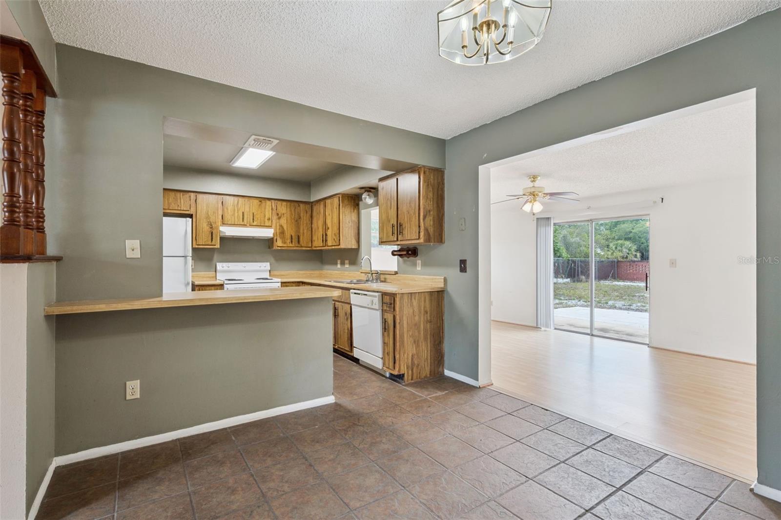 SPRING PINES - Residential