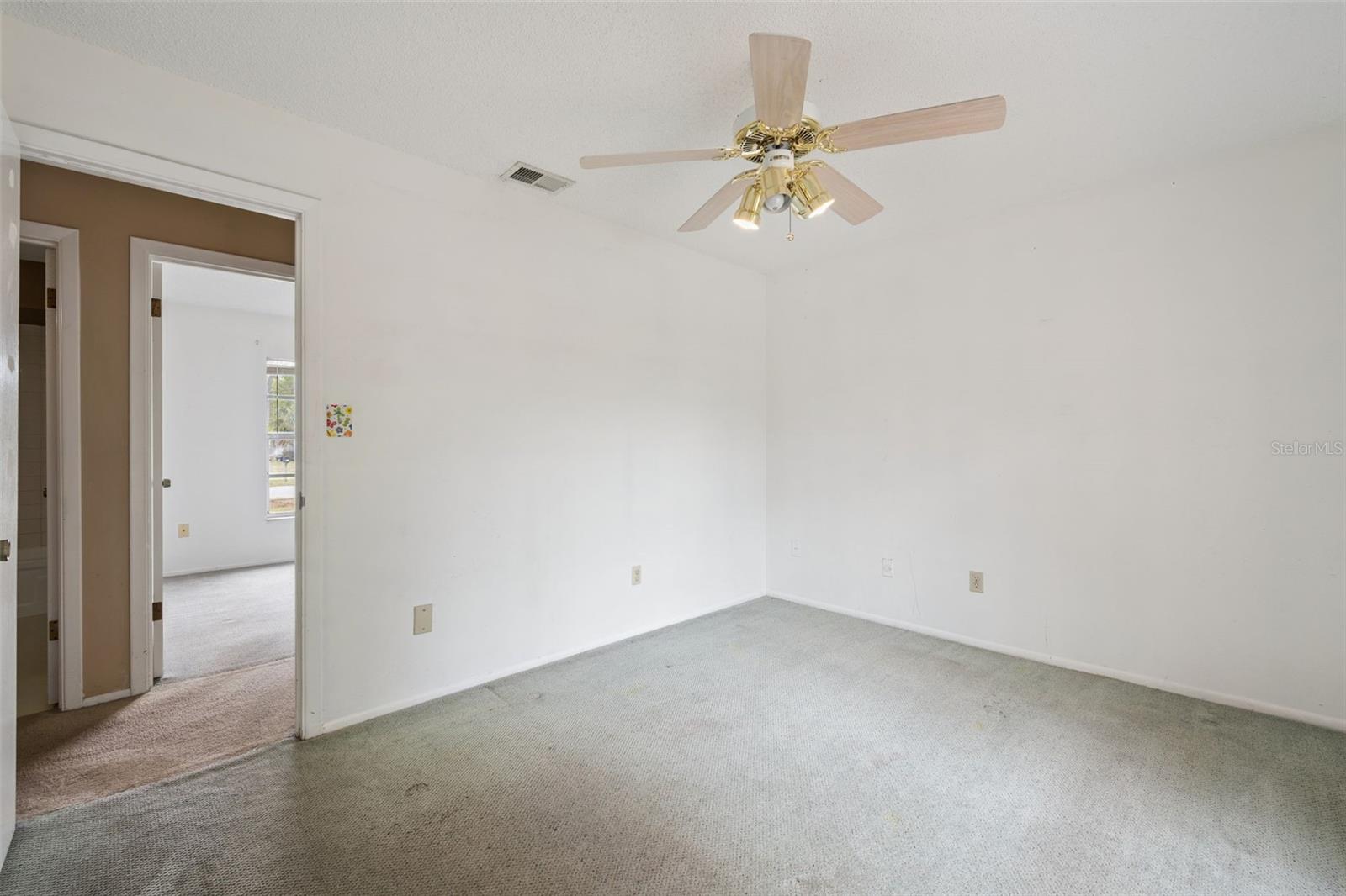 SPRING PINES - Residential