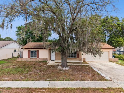 Photo of 8723 Hill Pine Road, Orlando, FL 32825 (MLS # O6403012)
