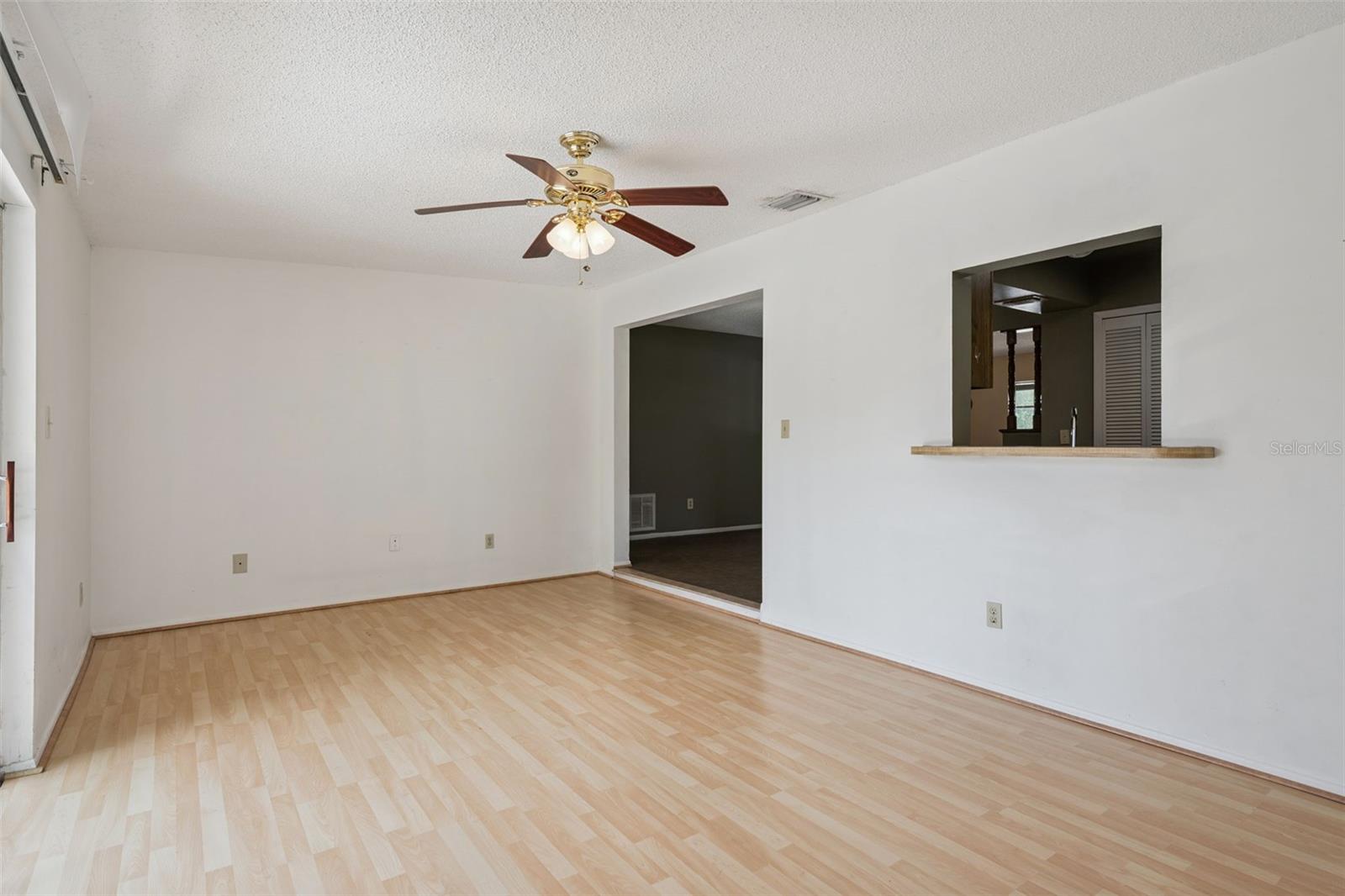 SPRING PINES - Residential