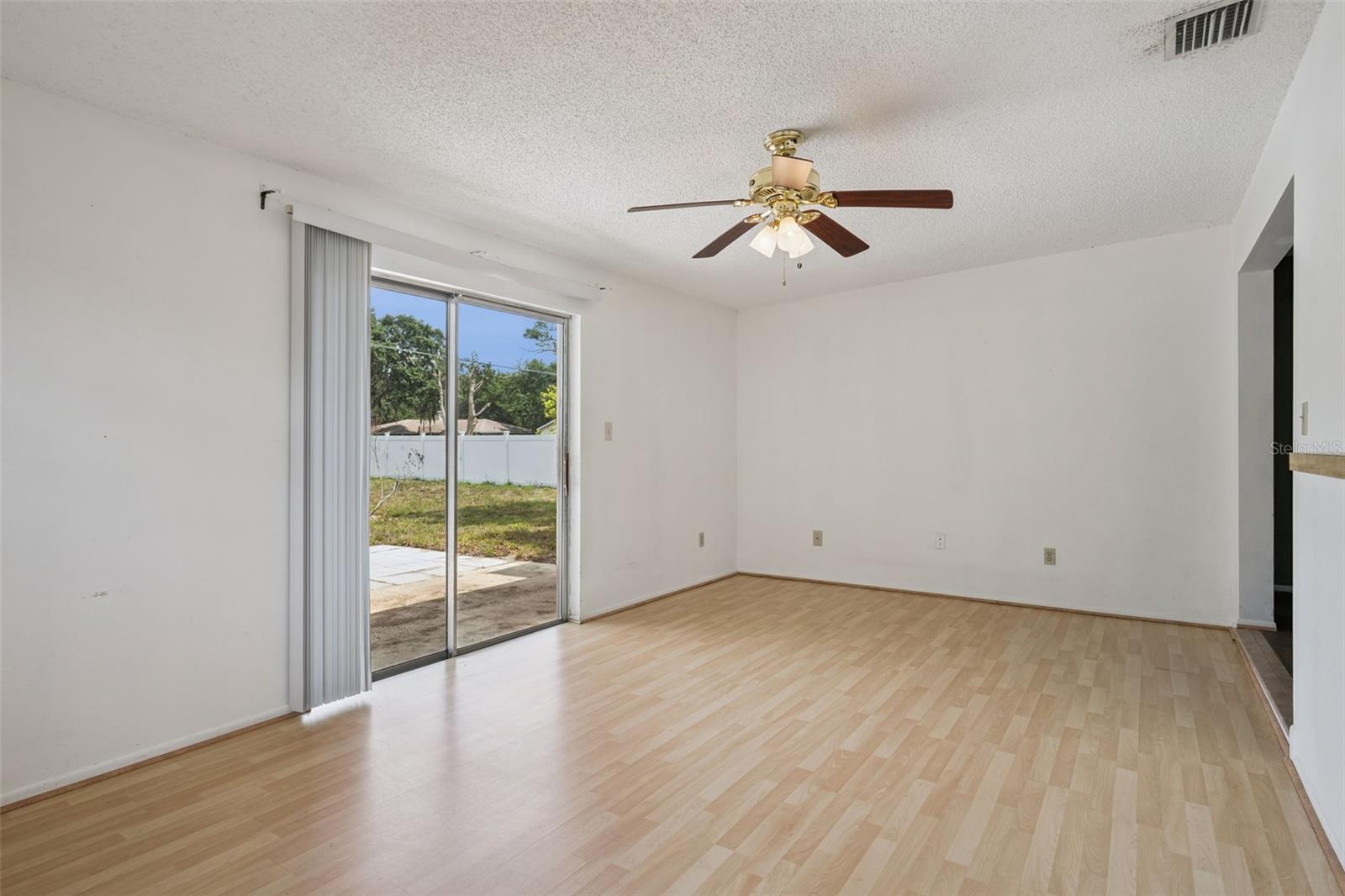 SPRING PINES - Residential