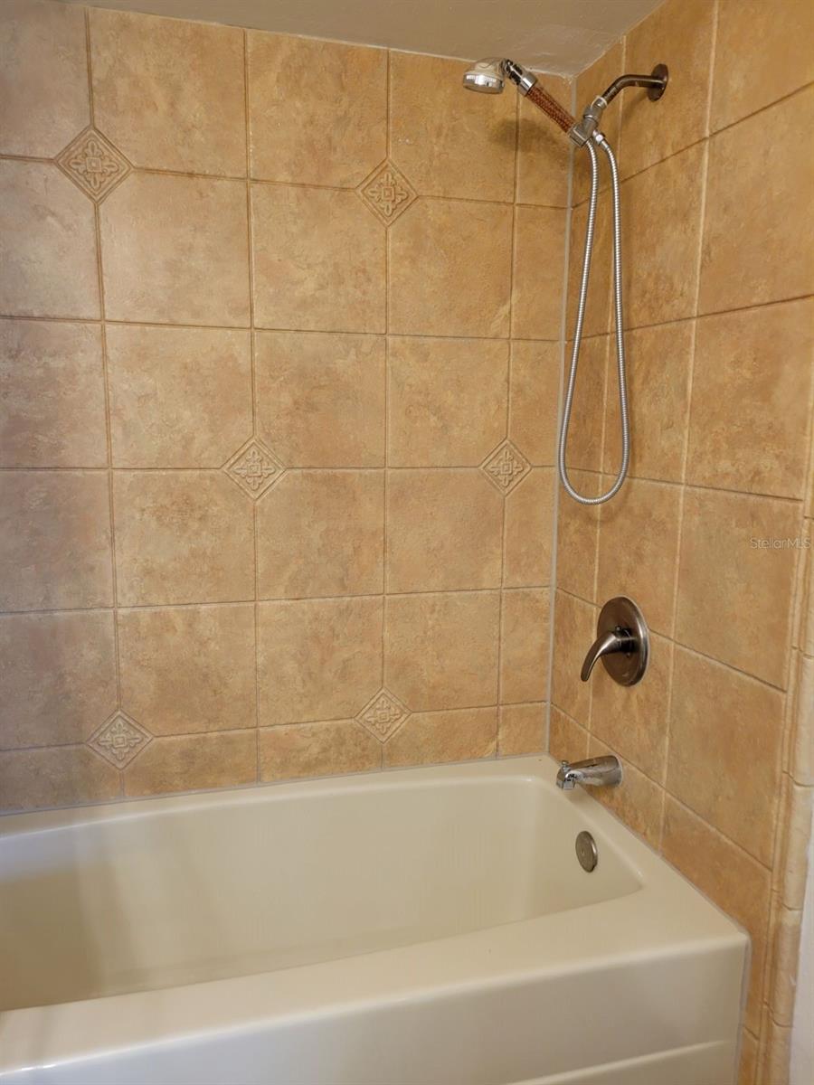 WOODBROOK HIGHLANDS - Residential Lease