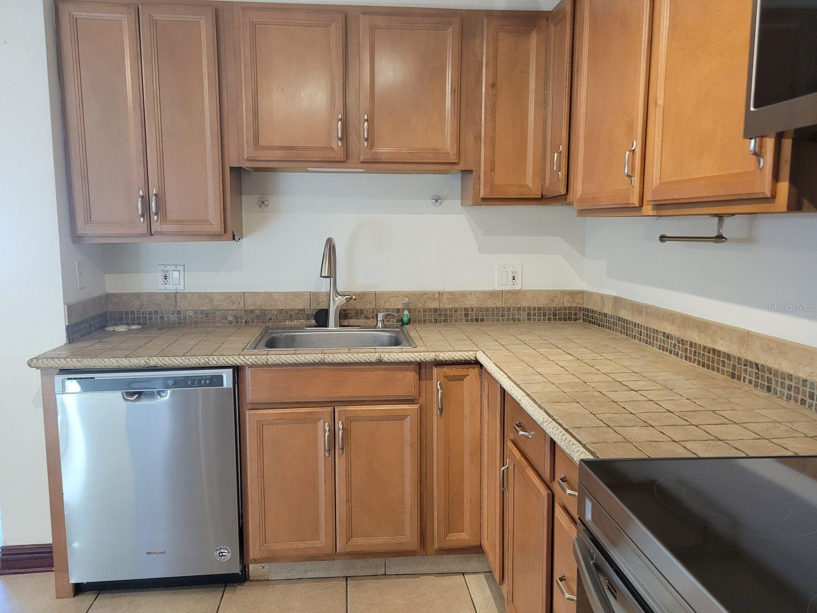 WOODBROOK HIGHLANDS - Residential Lease