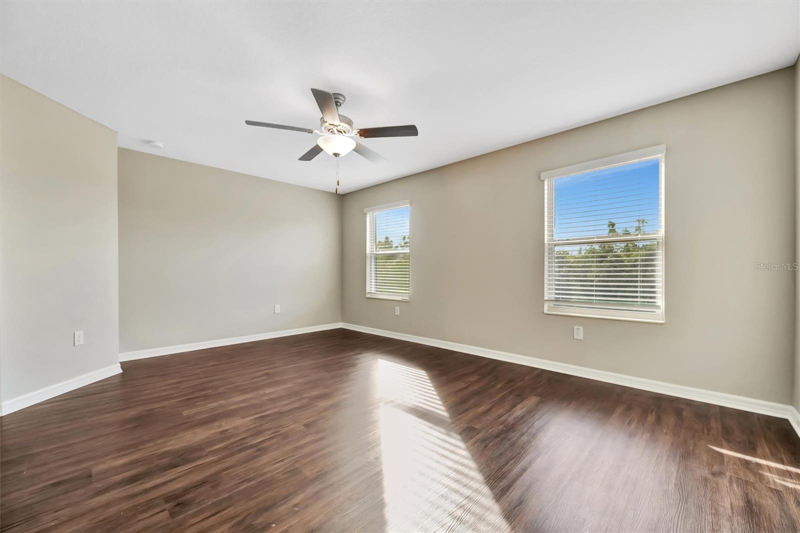 GLENCOVE AT BAY PARK - Residential Lease