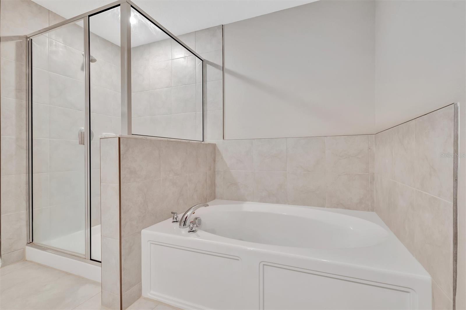 GLENCOVE AT BAY PARK - Residential Lease