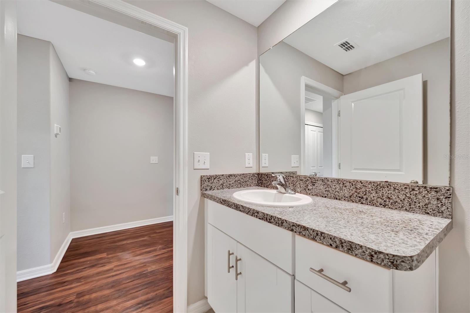 GLENCOVE AT BAY PARK - Residential Lease