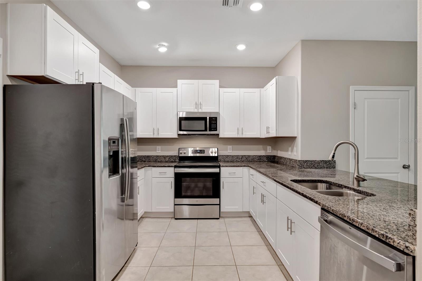 GLENCOVE AT BAY PARK - Residential Lease