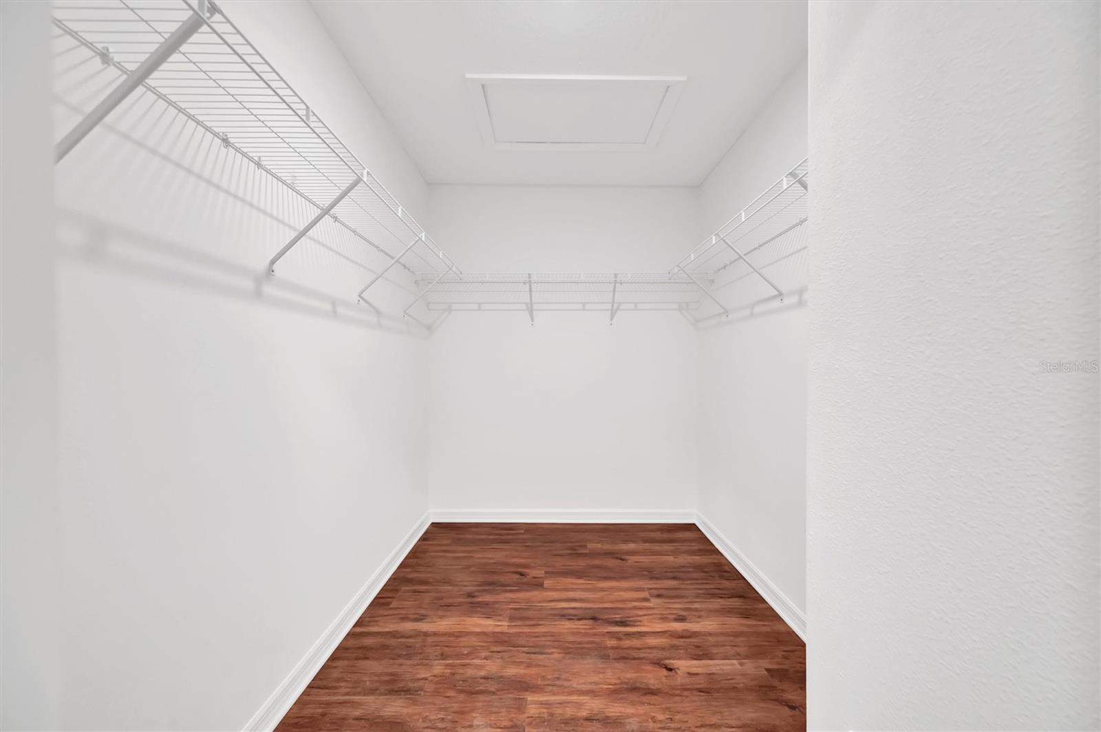 GLENCOVE AT BAY PARK - Residential Lease