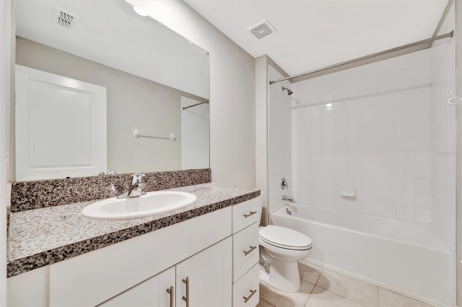 GLENCOVE AT BAY PARK - Residential Lease