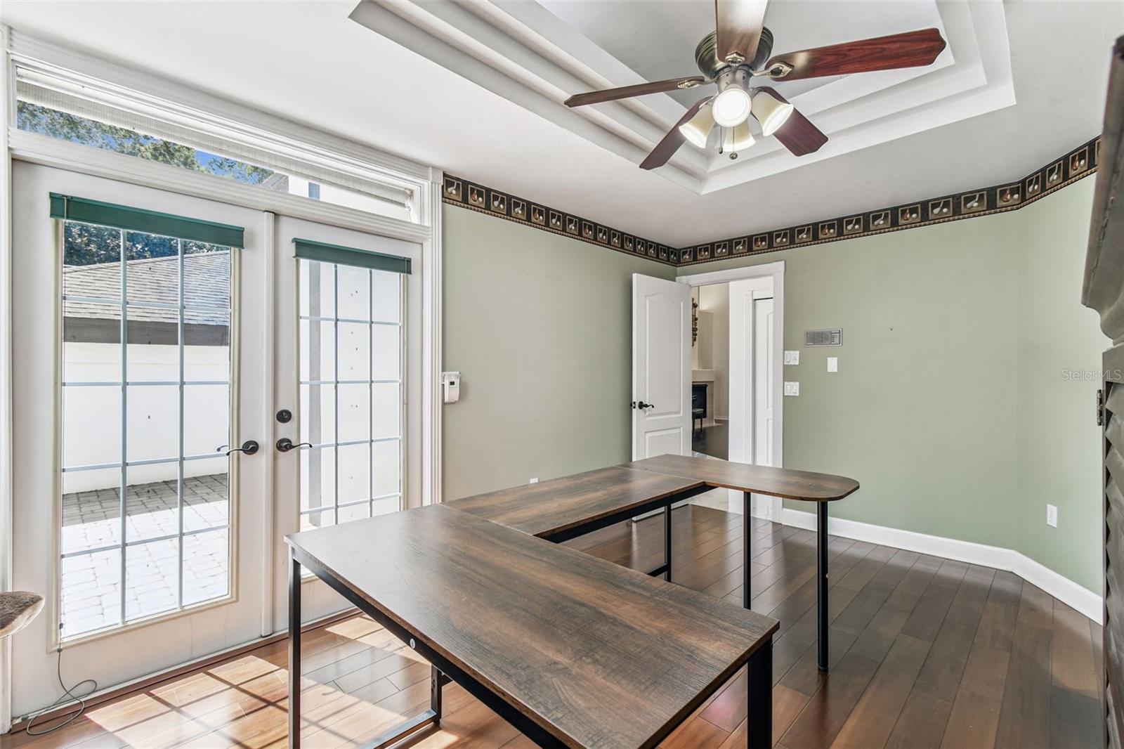 MEYERS COVE - Residential