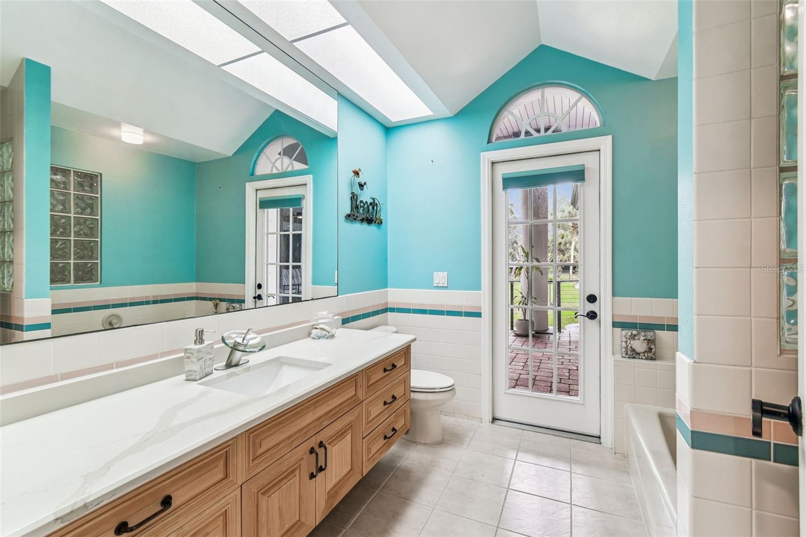 MEYERS COVE - Residential