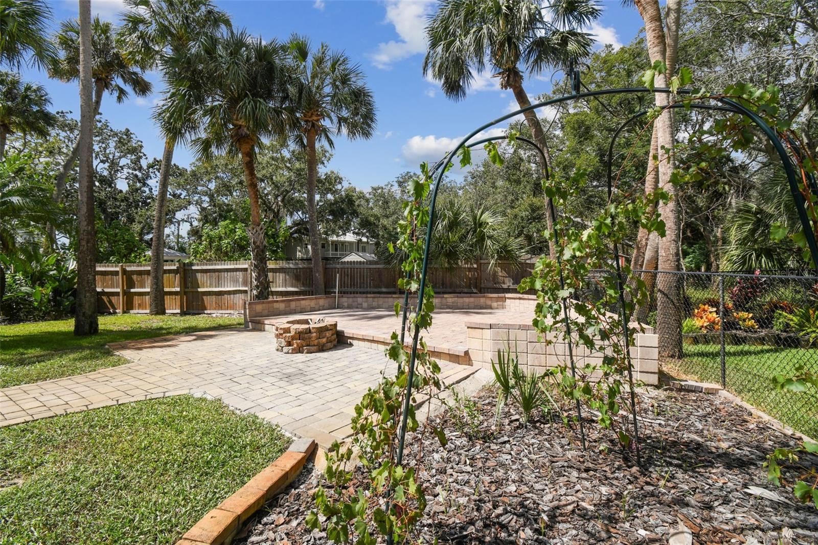 MEYERS COVE - Residential