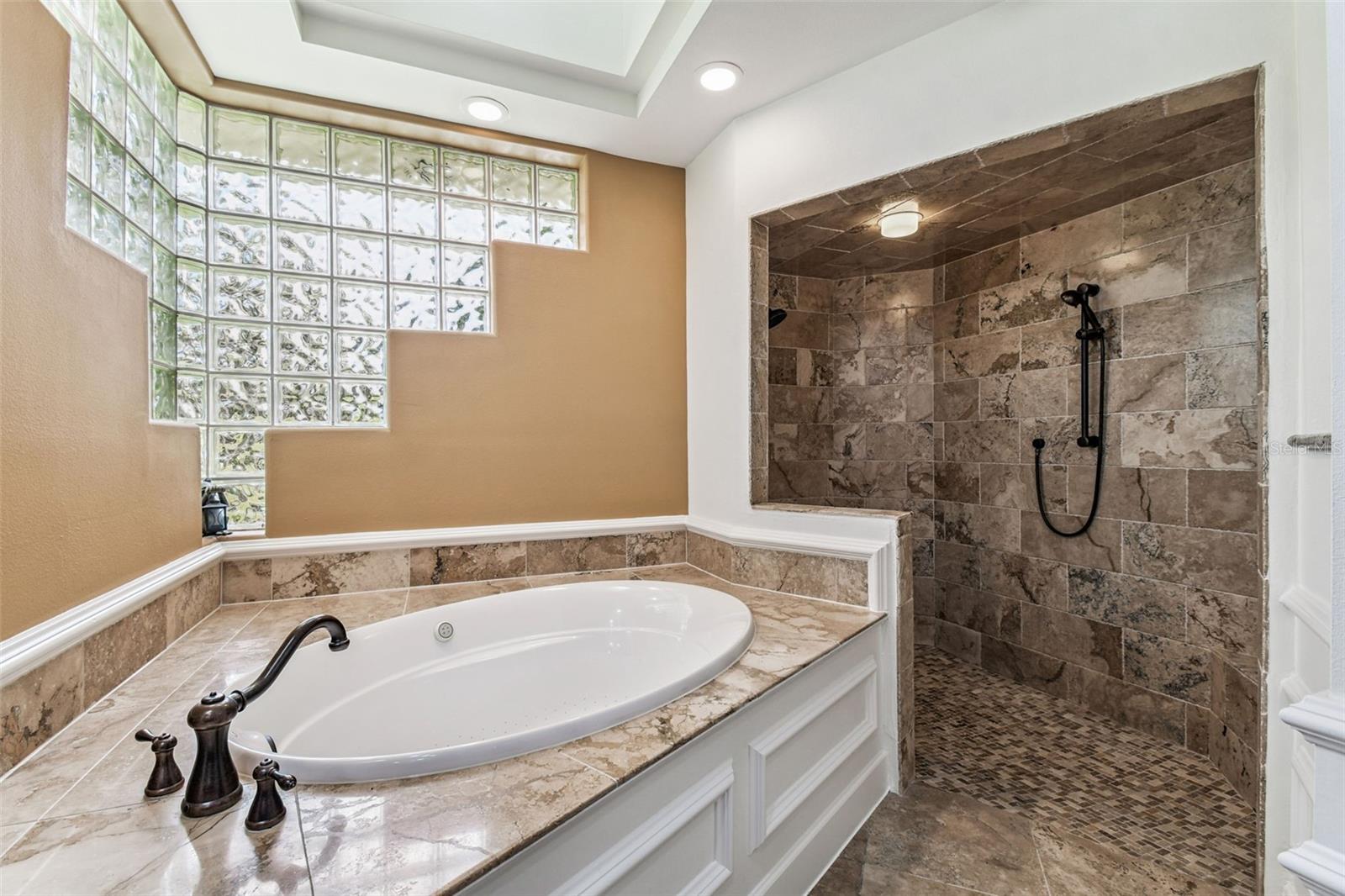 MEYERS COVE - Residential