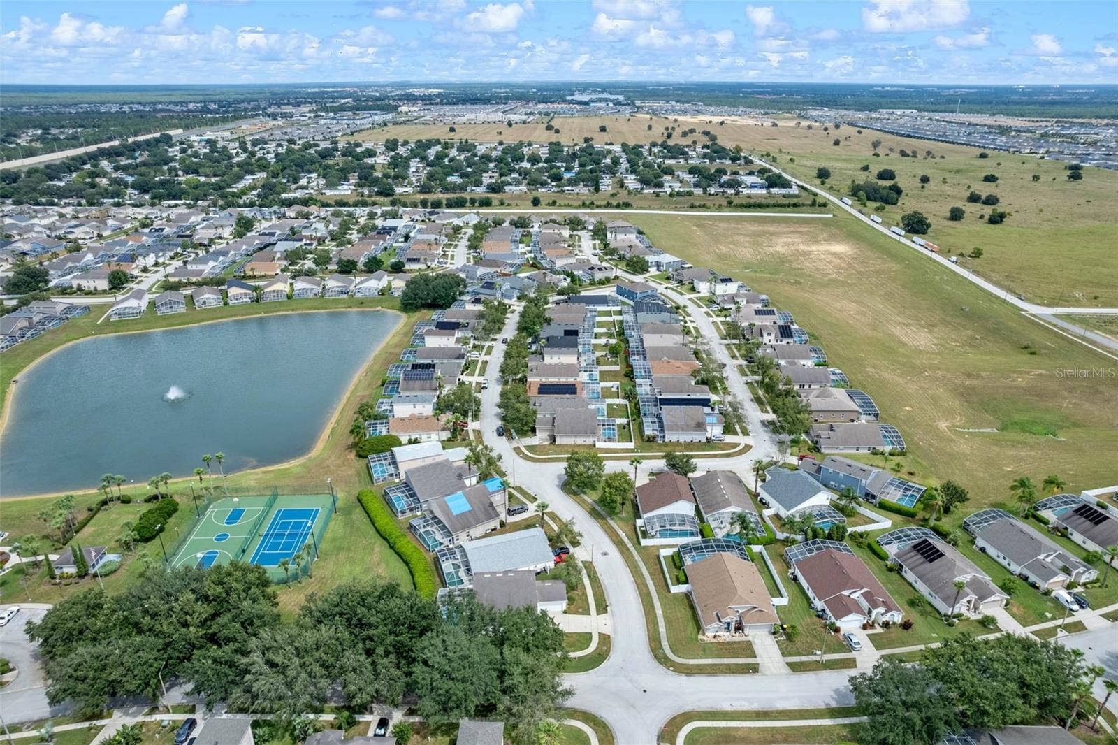 HAMPTON LAKES, HAMPTON ESTATES - Residential
