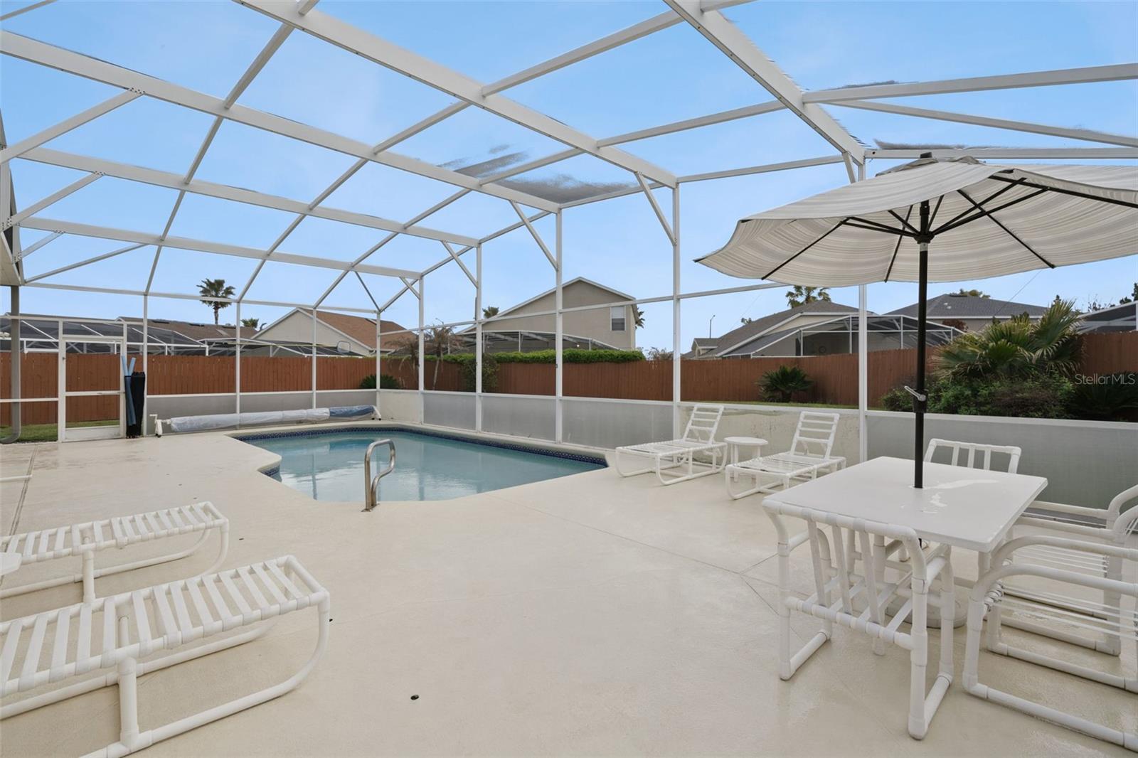 HAMPTON LAKES, HAMPTON ESTATES - Residential