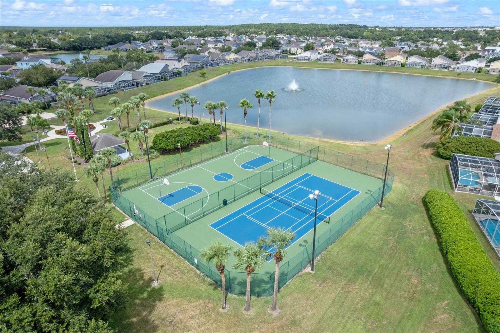 HAMPTON LAKES, HAMPTON ESTATES - Residential