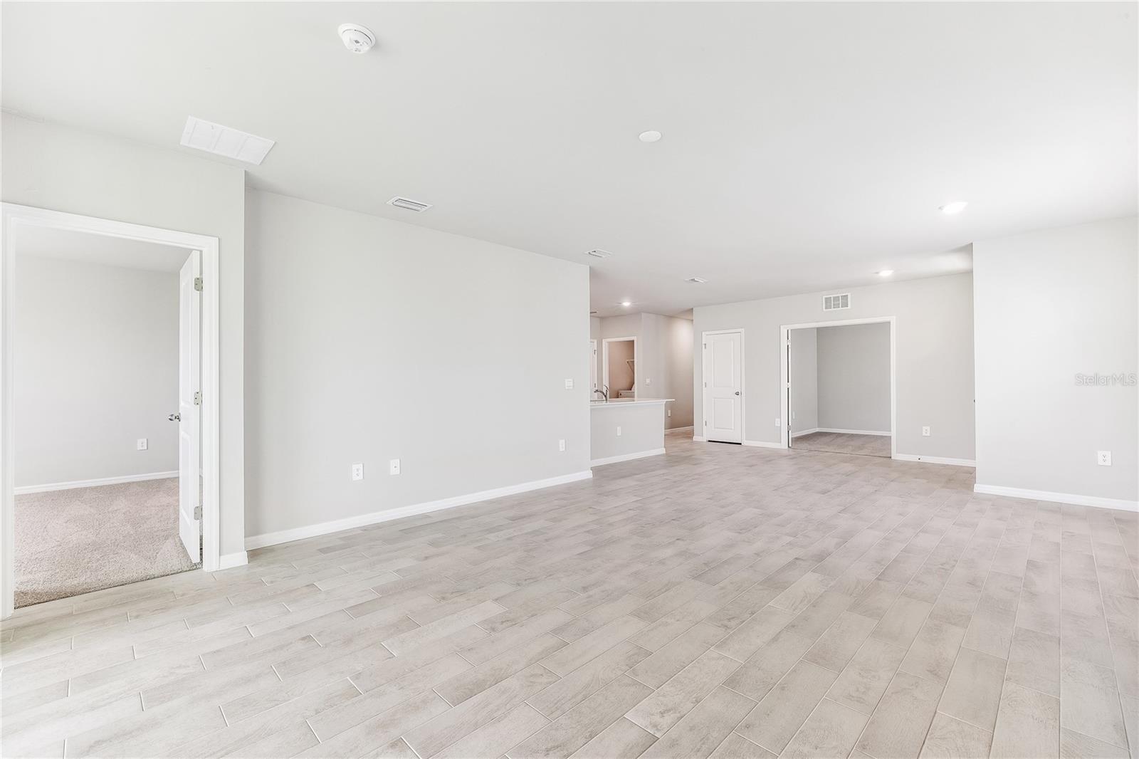 HERITAGE LAKE PARK - Residential