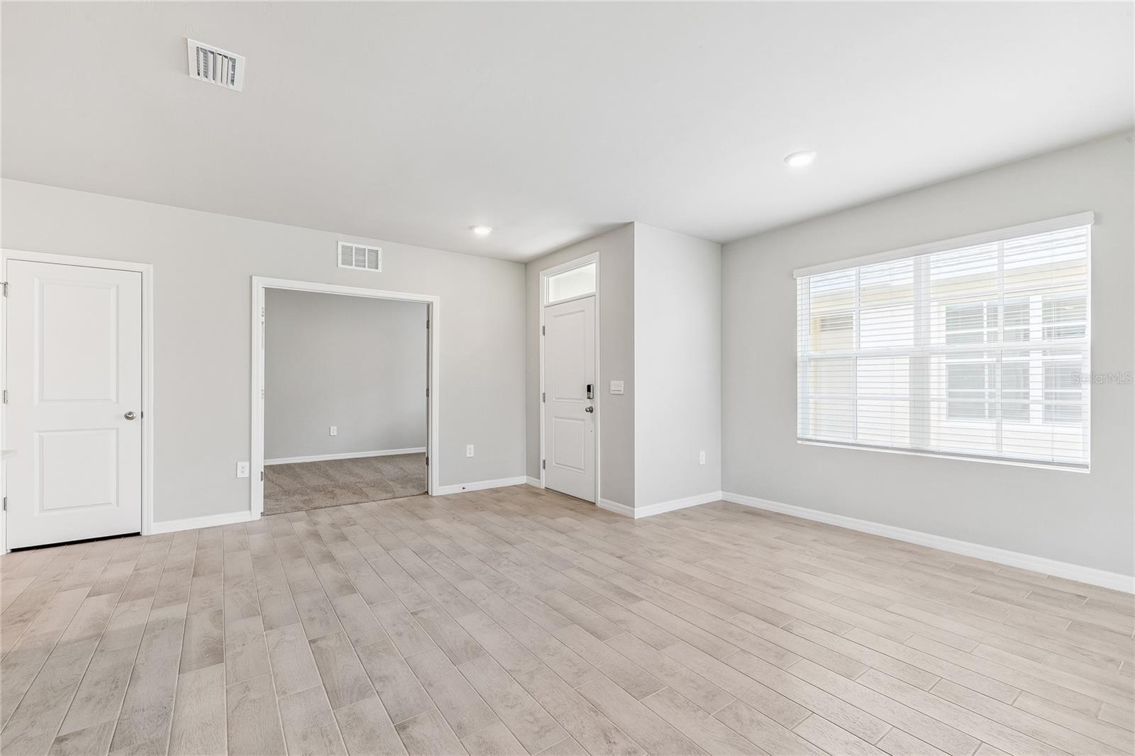 HERITAGE LAKE PARK - Residential