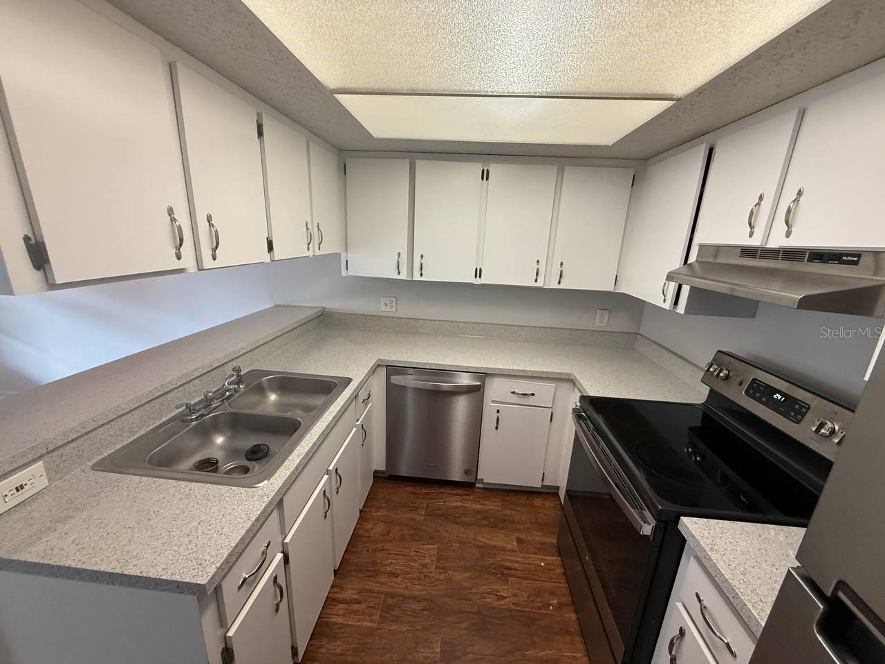 BLOOMINGDALE VILLAS UNIT 1 - Residential Lease
