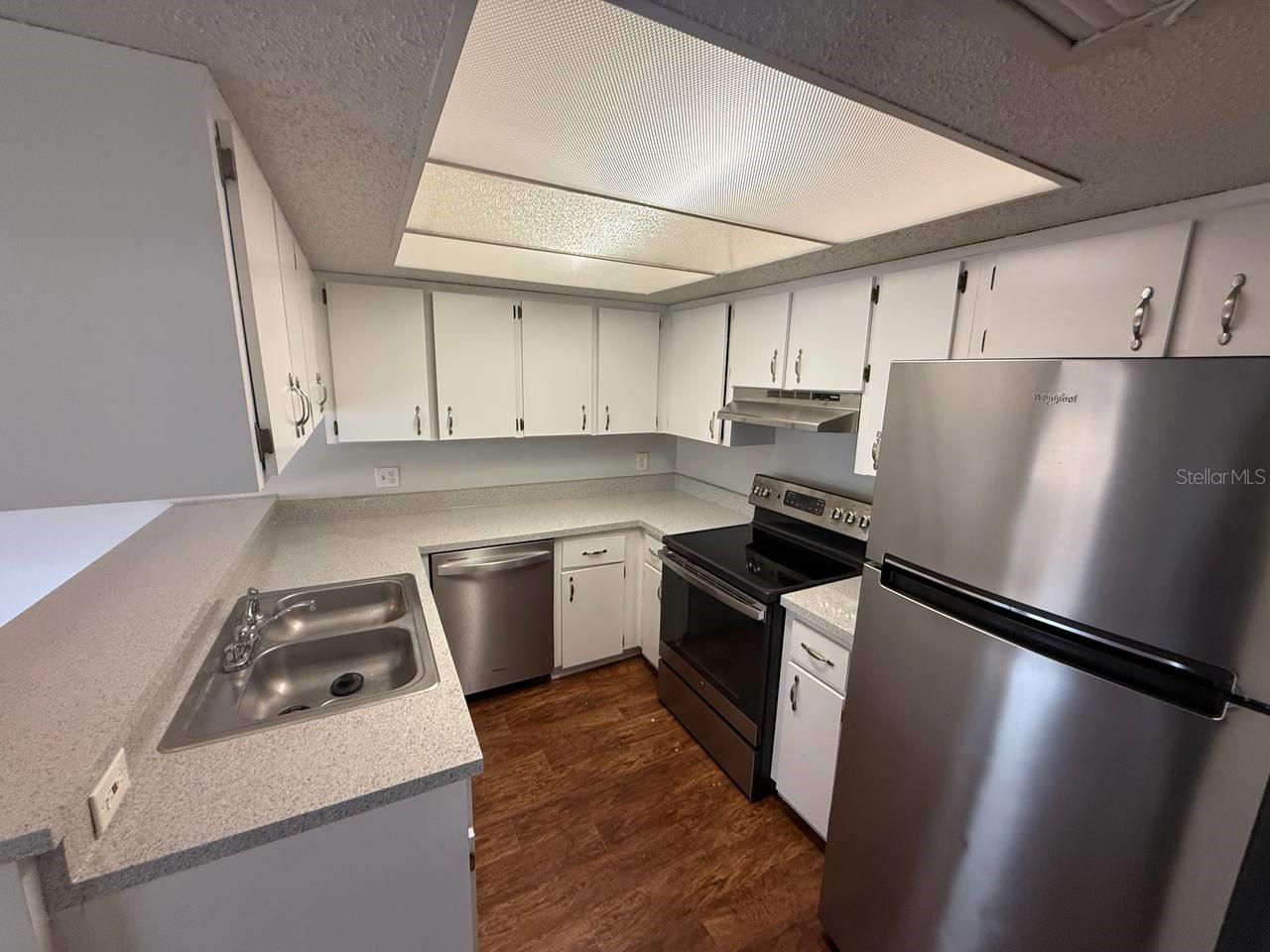 BLOOMINGDALE VILLAS UNIT 1 - Residential Lease