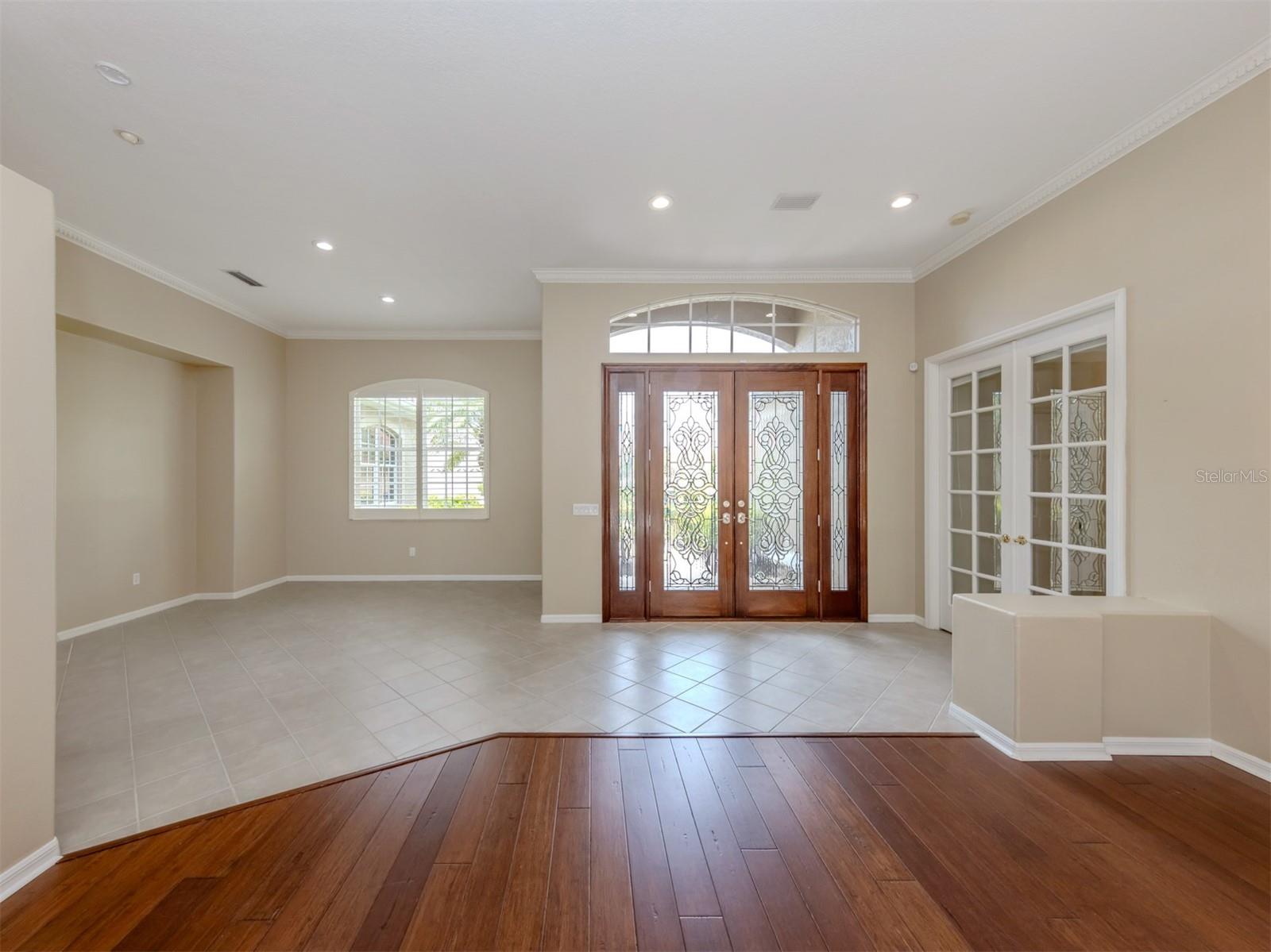 395 AUTUMN CHASE DRIVE