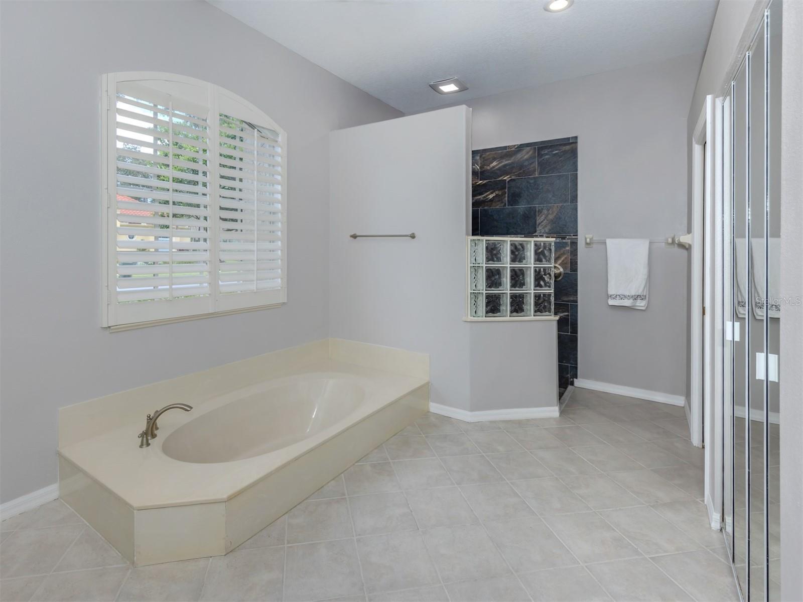 VENICE GOLF & COUNTRY CLUB - Residential
